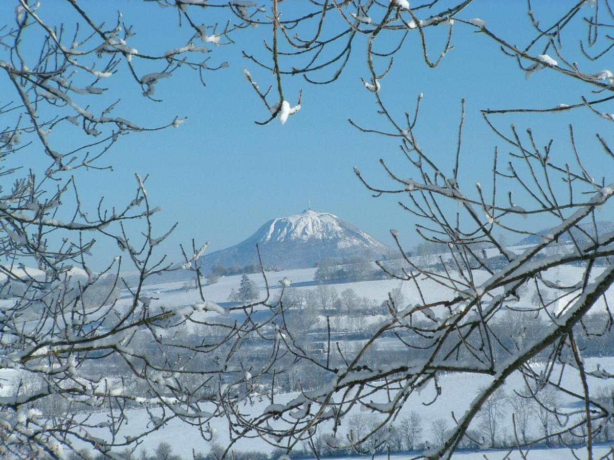 Maison D'Hotes La Nichee Rochefort-Montagne ภายนอก รูปภาพ
