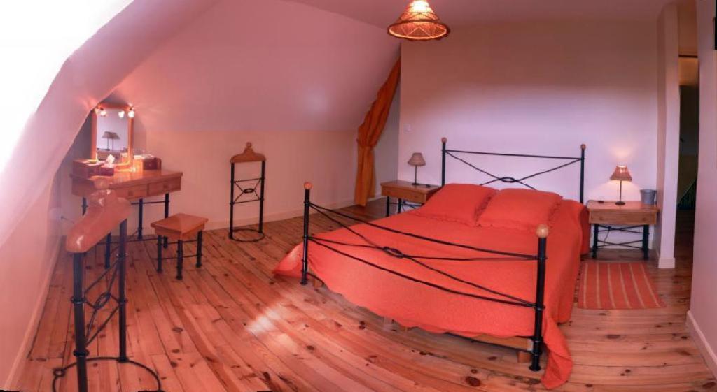 Maison D'Hotes La Nichee Rochefort-Montagne ภายนอก รูปภาพ